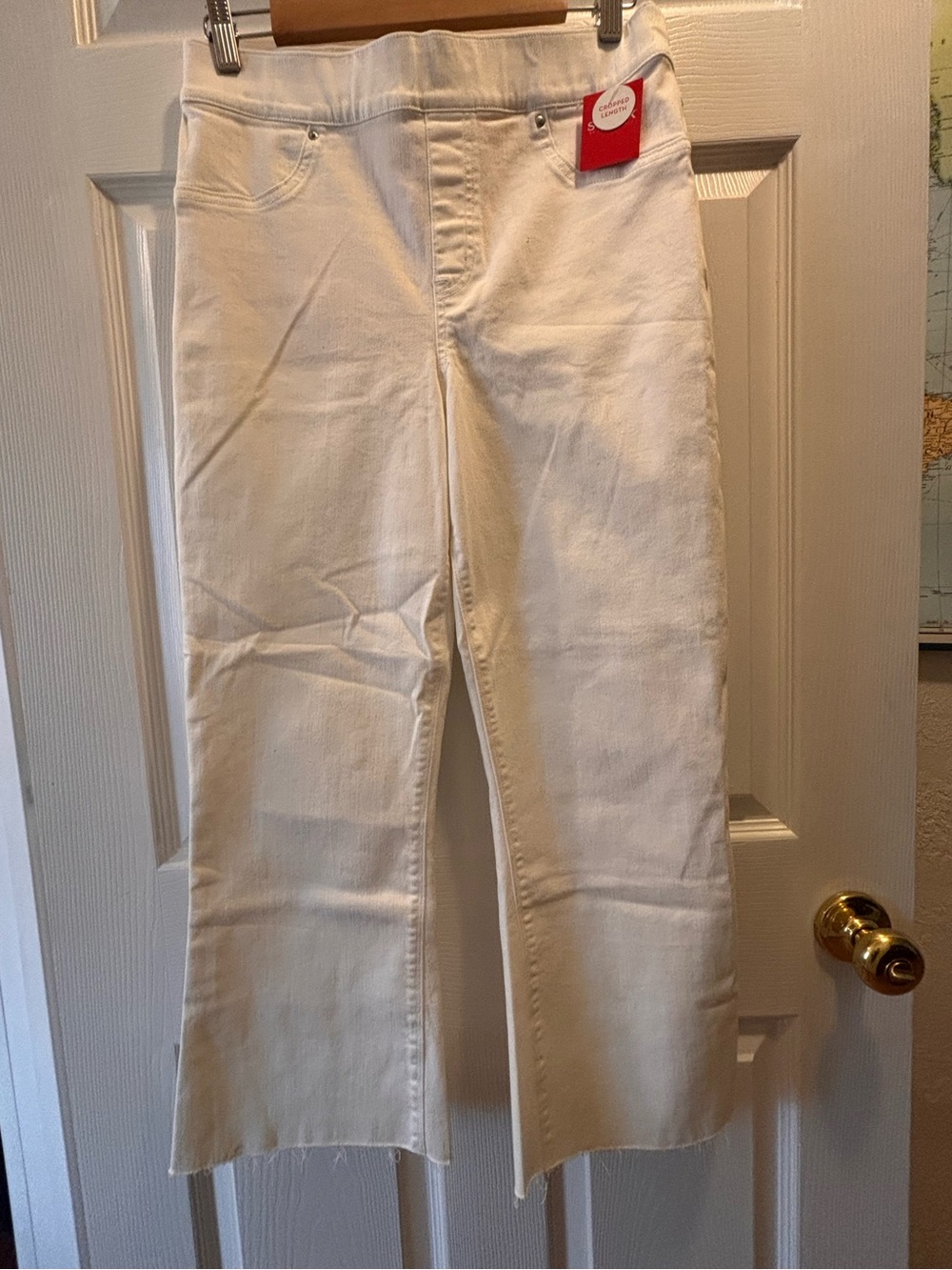 NWT SPANX White Cropped Flare Pull-On Jeans Raw Hem Size L